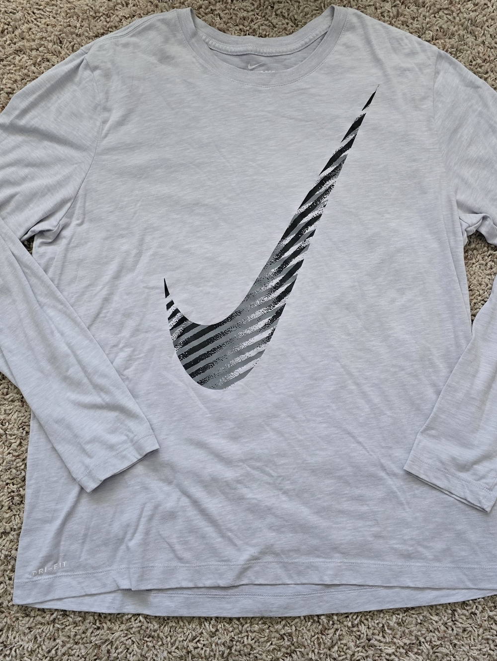Men's The Nike Tee Long Sleeve Shirt - XL
